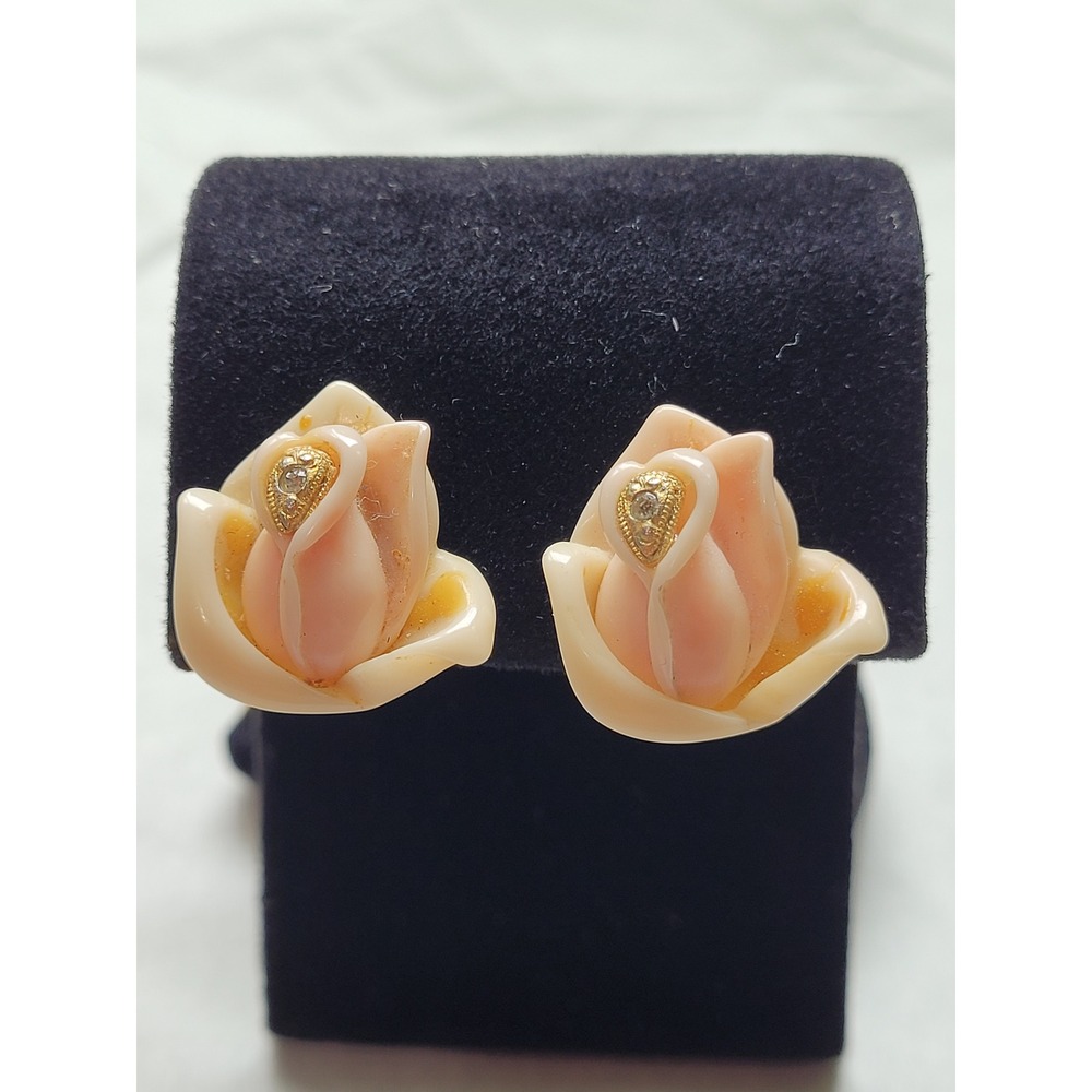Unbranded Earrings Women OS Carved Rose Peach Gold Rhinestone Vintage Clip On
